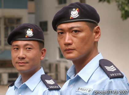 学警出更的剧照9