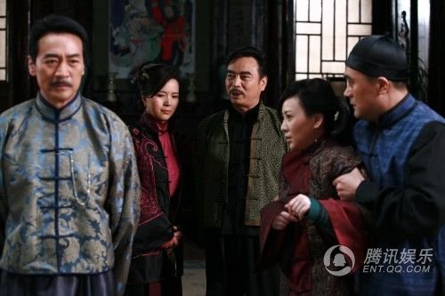 牌坊下的女人剧照