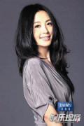 剧照-杨童舒产后首亮相 娱乐大典秀辣妈身姿(图)