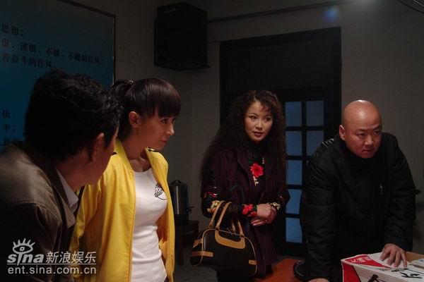 上线精彩剧照3/8