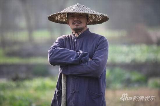 警察遇到兵剧照