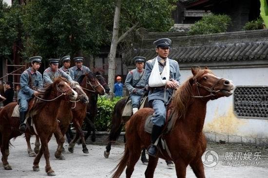 家仇的剧照15