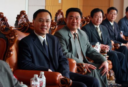 剧照-大路朝天：改革开放30年家庭缩影(图)