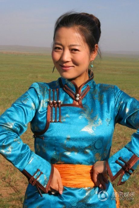 胡杨女人的剧照14