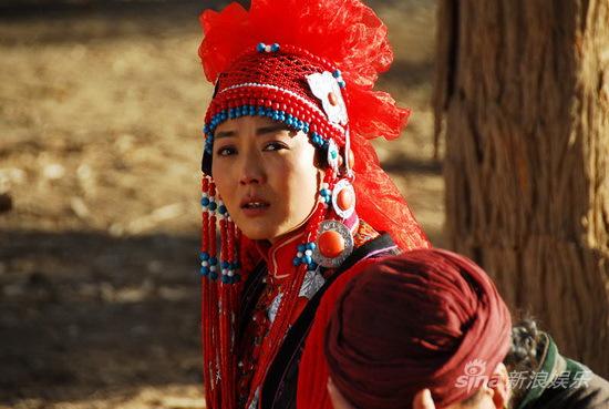 剧照-胡杨女人央视热播 王茜华晕倒在片场(图)