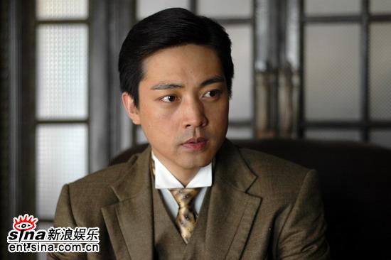 剧照-红衣坊大年初一播出 吴军干起针线活(组图)