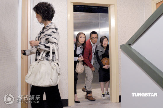 囧探查过界的剧照15