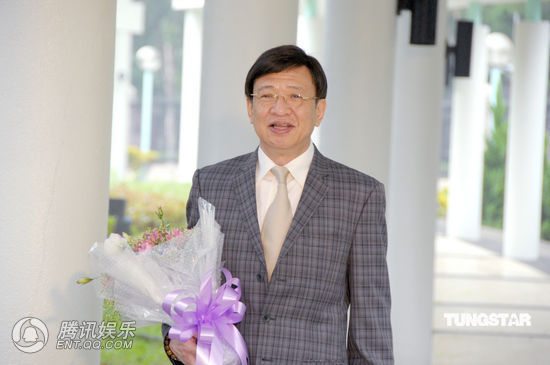 囧探查过界的剧照28