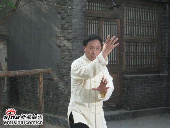 剧照-图文：金戈梨园--杨凡练太极