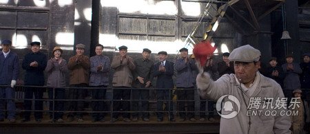 钢铁年代剧照