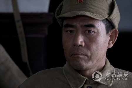 钢铁年代的剧照5