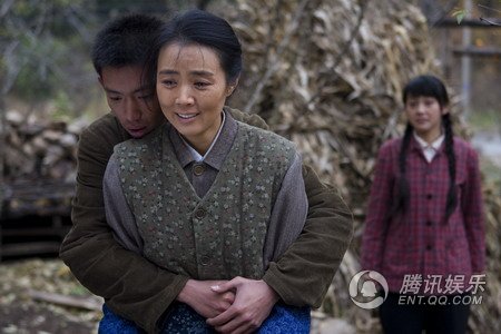 钢铁年代的剧照8