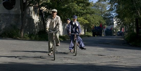 剧照-史诗剧钢铁年代 “色”动人间情怀(图)