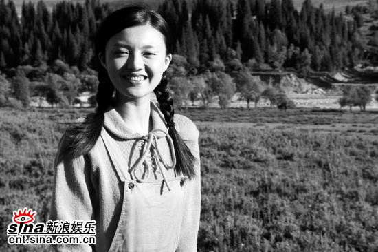 剧照-图文：傅晶走进烈日炎炎--笑得哪么灿烂