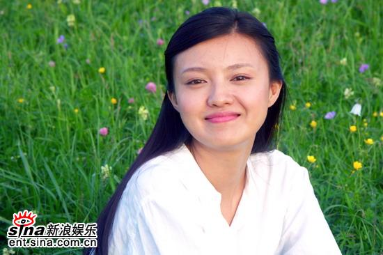 剧照-图文：傅晶走进烈日炎炎--靓女甜美微笑