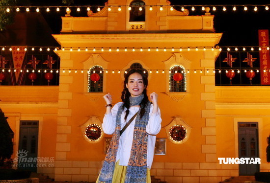 剧照-图文：星梦奇缘探班 舒淇夜色中留影