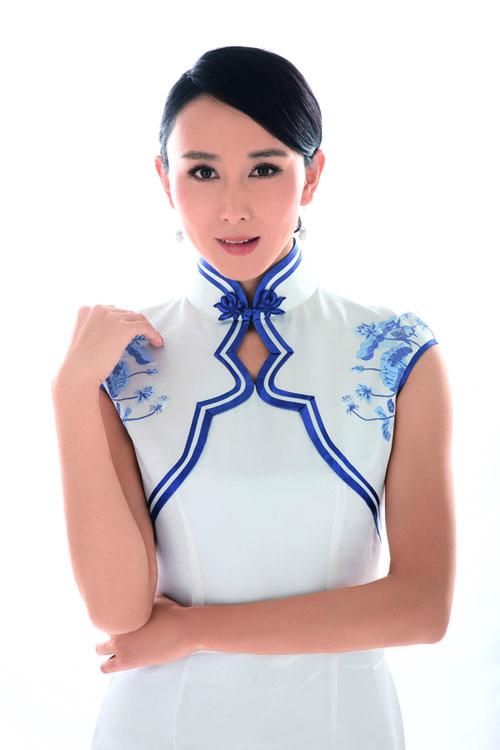 剧照-胡静婚后代言主打东南亚 青花旗袍展中国风(图)