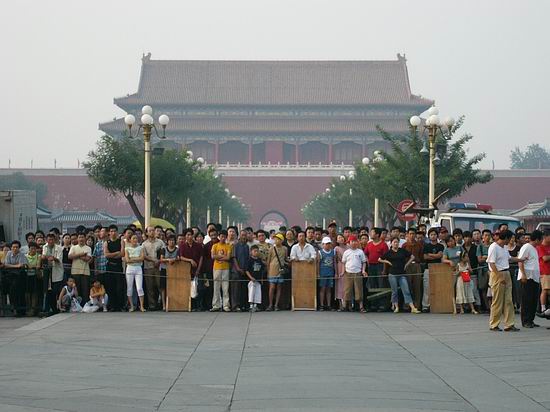 剧照-图文：末代皇妃故宫片场传真(3)--围观的人群