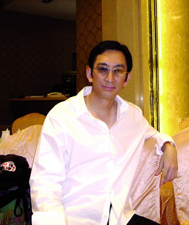 居家男人剧照