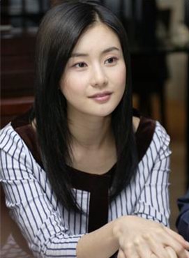 阁楼男女剧照
