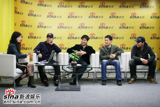 剧照-图文：乔家大院主演做客新浪--向网友打招呼