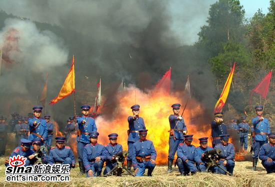 剧照-武昌首义即将杀青 枪弹群演创横店之最(图)