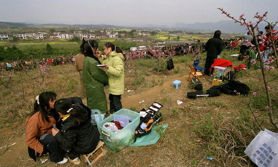 剧照-桃花源记片场花絮--宁国人的又一个节日(图)