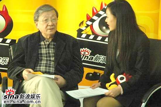 剧照-图文：导演李行新浪聊小城故事--做客新浪
