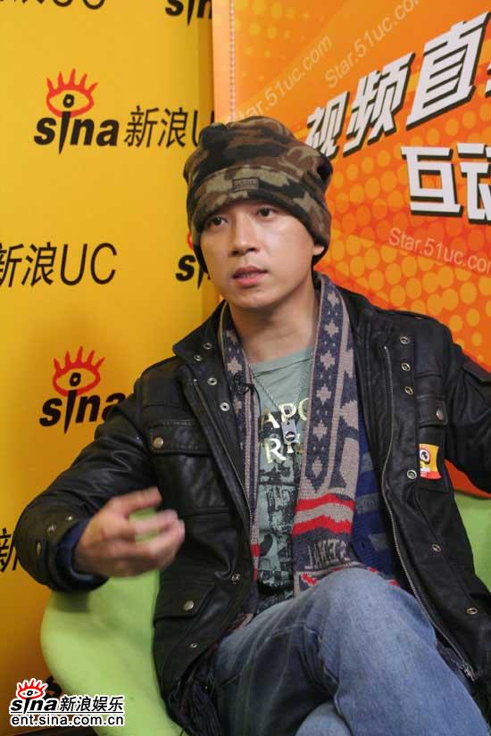 剧照-图文：范建会潘粤明聊镇长--潘粤明侃侃而谈