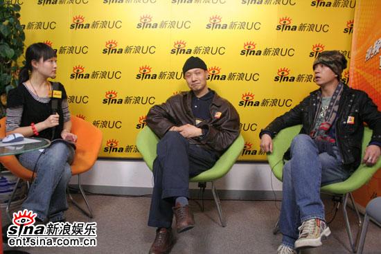 剧照-图文：范建会潘粤明聊镇长--和网友打招呼
