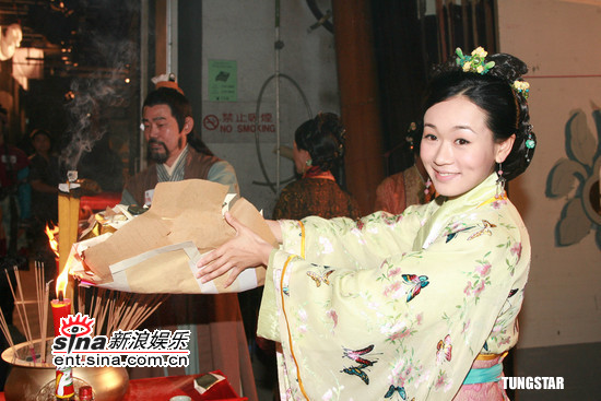 剧照-图文：天机算开机拜神--杨思琦