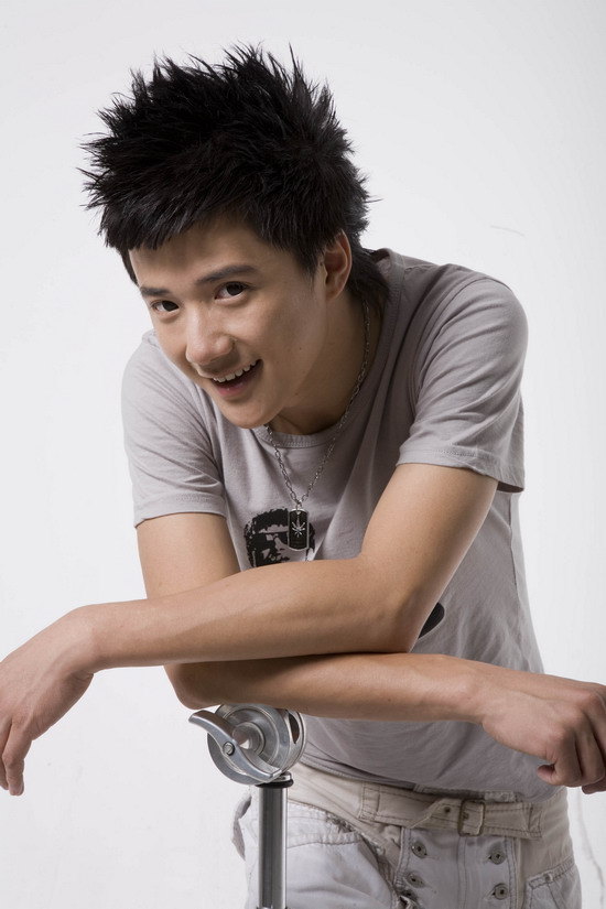 剧照-梦想奥运真男孩选手--何方(组图)
