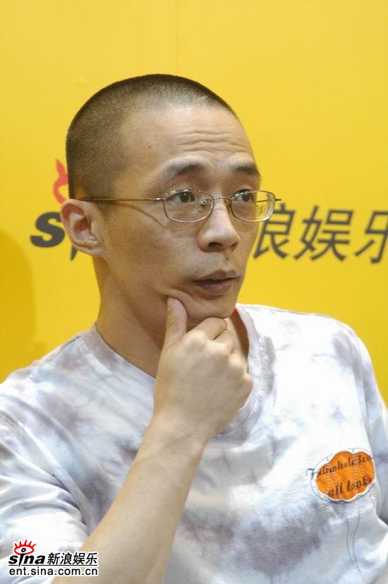 剧照-图文：士兵突击做客新浪--兰小龙沉思