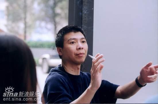 剧照-冯小刚探班中国往事:电视剧需要大制作(图)
