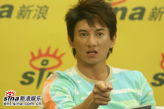 剧照-图文：吴奇隆刘涛黄文豪聊天--吴奇隆现场表演