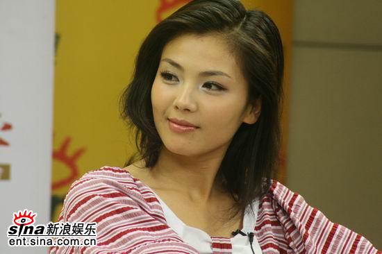 剧照-图文：吴奇隆刘涛黄文豪聊天--刘涛文静大方