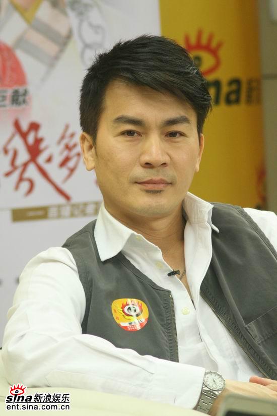 剧照-图文：吴奇隆刘涛黄文豪聊天--黄文豪威严神态