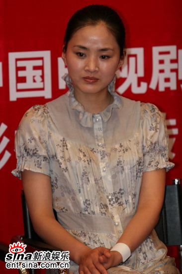 剧照-图文：君子好逑首映式--演员冯海煜出席