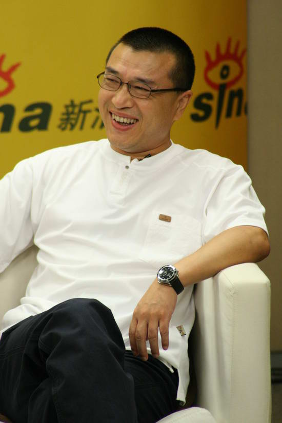剧照-图文：士兵突击获奖做客聊天--导演笑声爽朗