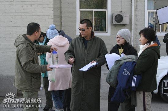 家和万事兴之抬头见喜剧照