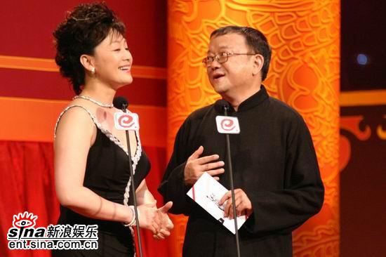剧照-图文：中国剧中国造晚会--王姬王刚上台颁奖