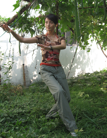 剧照-孙琳进广府太极传奇与黄圣依练太极拳(图)