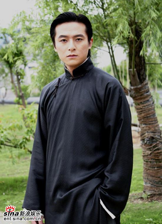 剧照-朱雨辰牵手张黎导演 共同讲述中国往事(图)