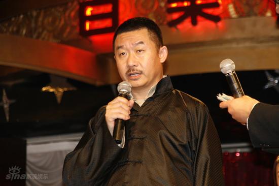 剧照-图文：发布会现场--刘桦回答主持人提问
