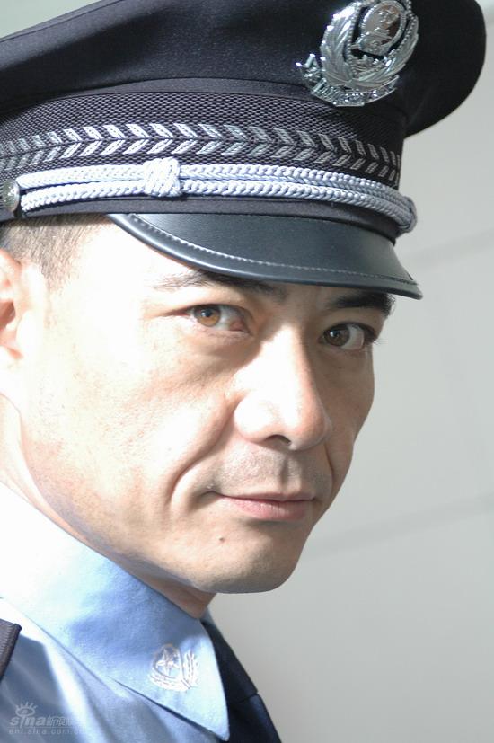 鹰与枭剧照