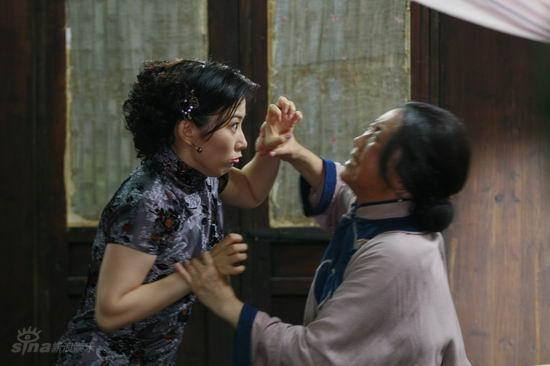 大宅院的女人剧照