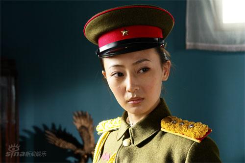 剧照-资料图片：电视剧对手服装造型照曝光(6)