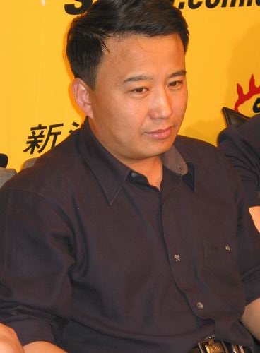 剧照-图文：玫瑰绽放的年代主创人员作客新浪聊天(20)