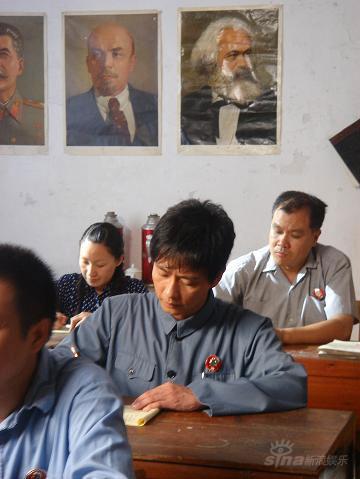 剧照-鸳鸯河梧州紧拍 沈丹萍谢君豪母子情深(图)
