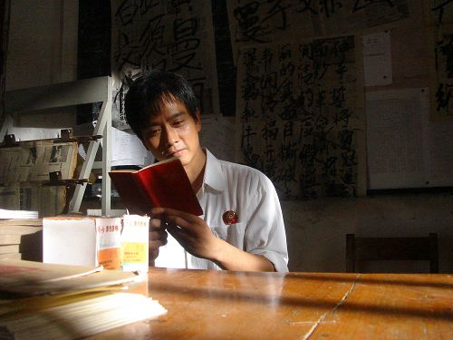 剧照-鸳鸯河热拍 谢君豪首次塑造教师形象(图)